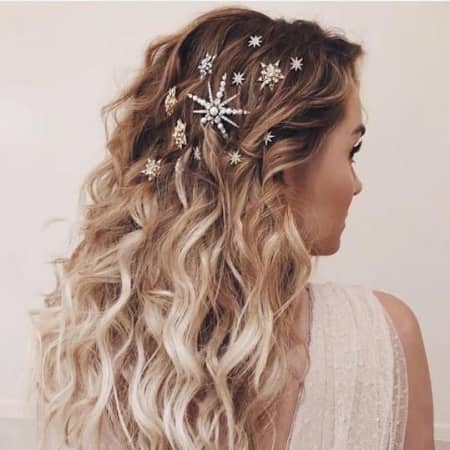 Hairpin style holiday hair
