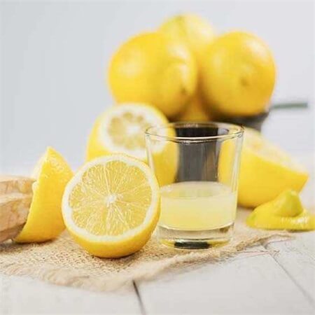 apply-lemon-juice-to-your-hair