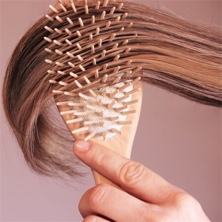 how-to-brush-out-a-wig