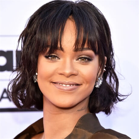 rihanna-parted-bangs-for-oblong-face