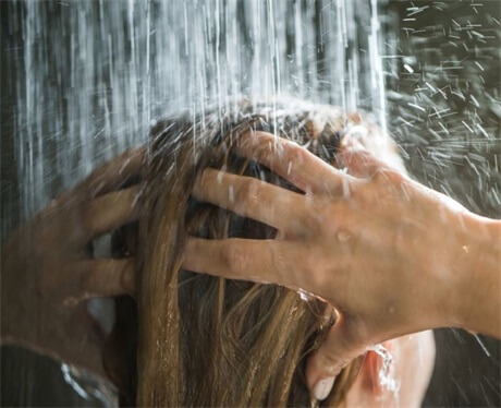 rinse-hair-with-cold-water